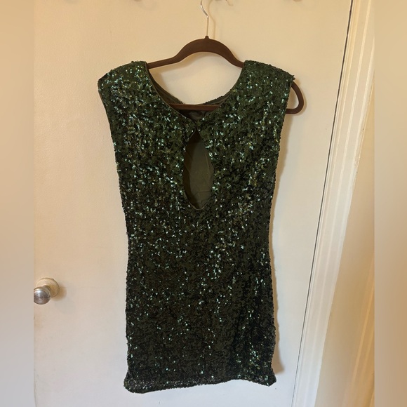 Alice + Olivia green sequin mini dress - Picture 2 of 5